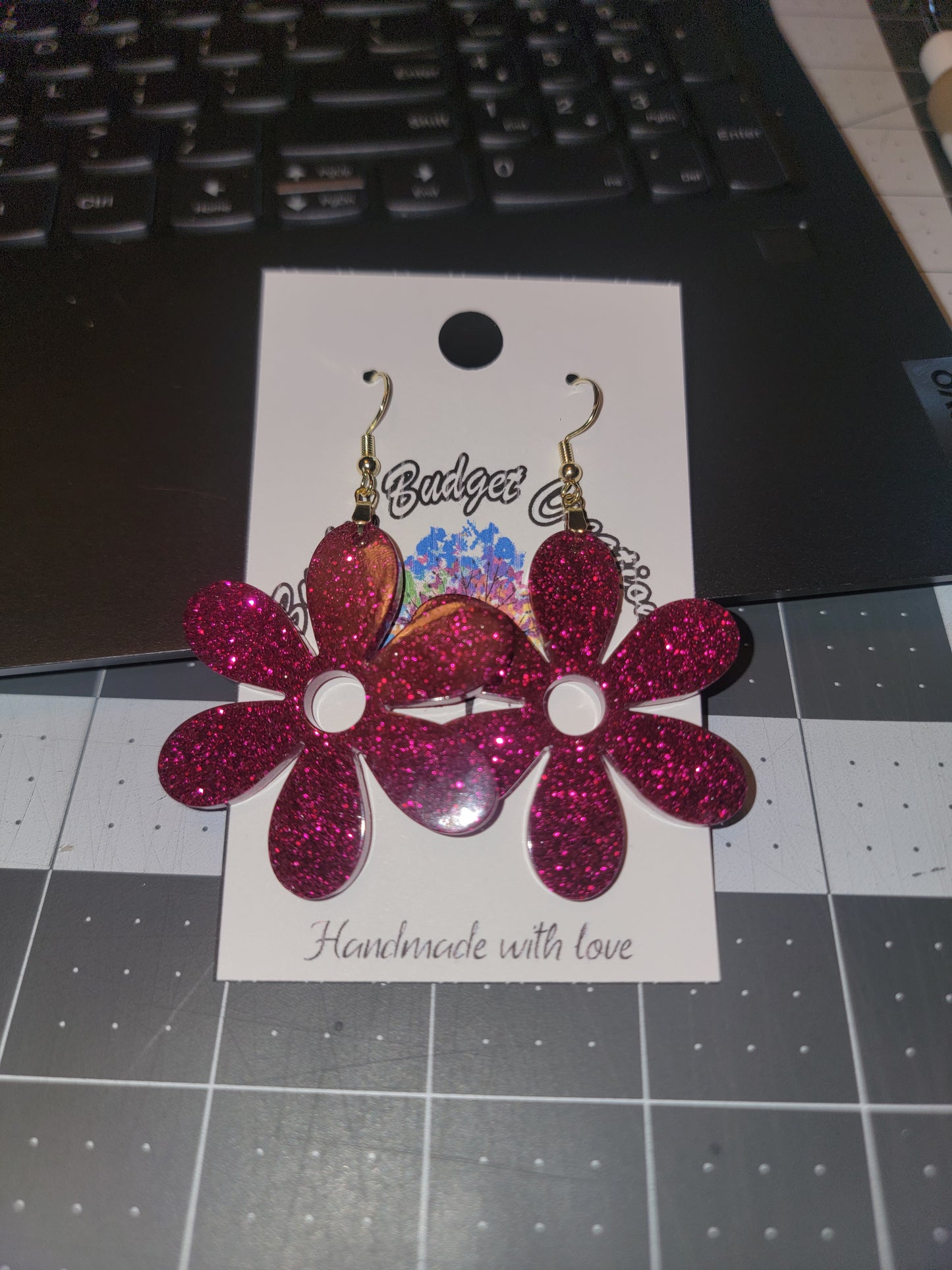 Fuchsia glitter daisy earrings