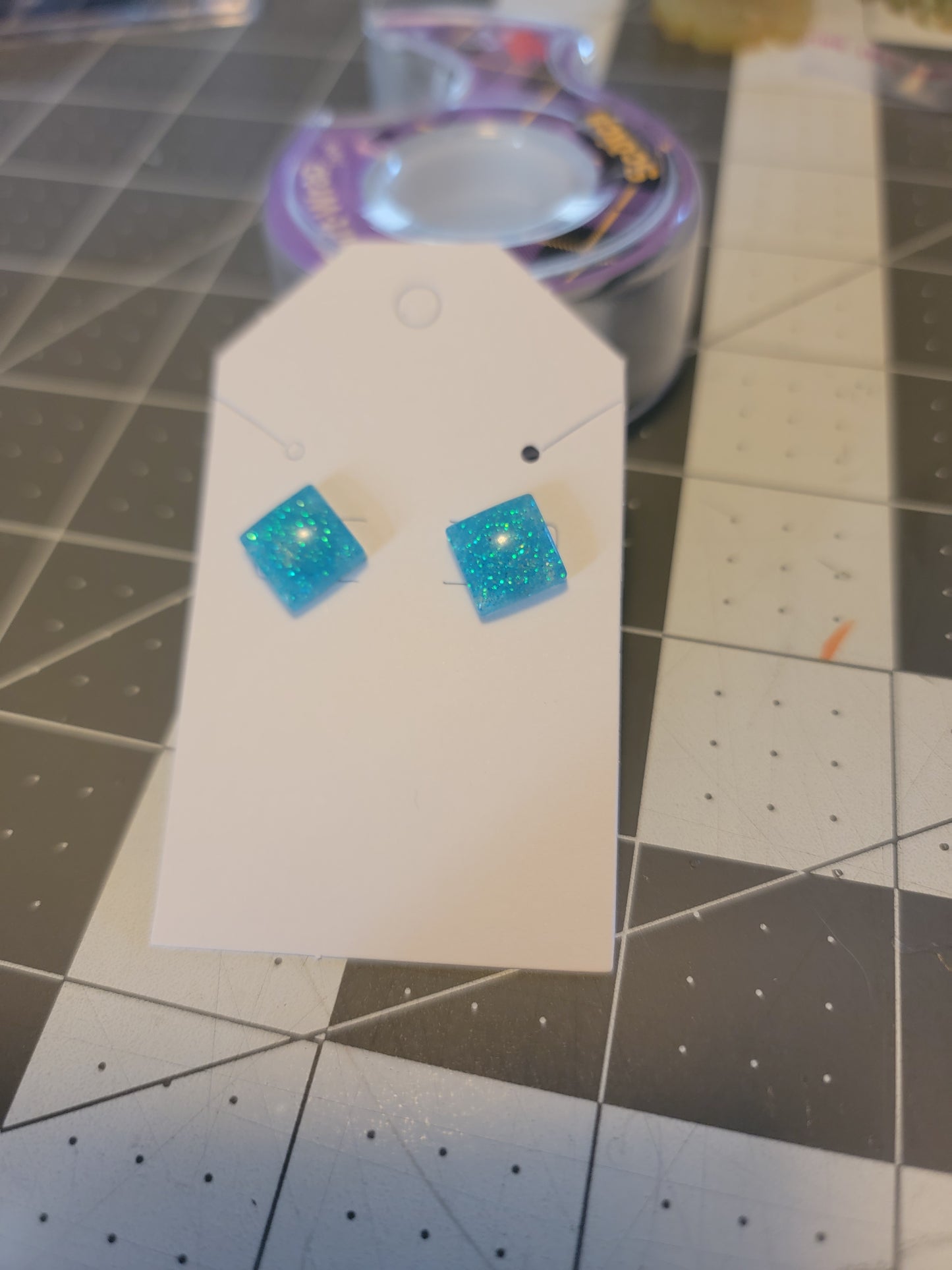 Glitter resin studs